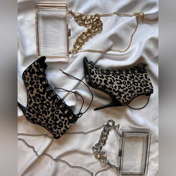 OPEN toed booties - Picture 2 of 3